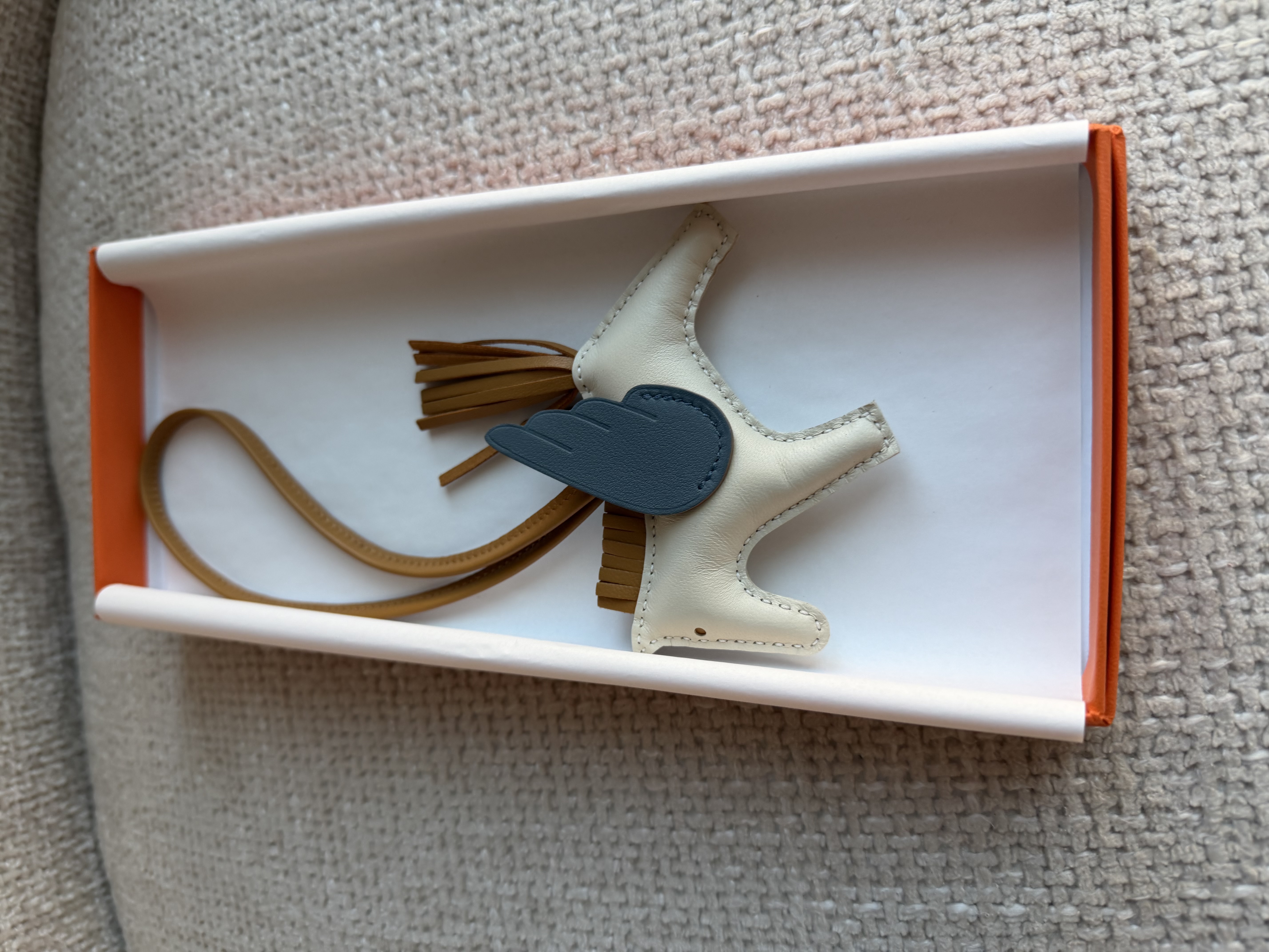 New, Unworn and Pre-Owned Hermès Accessories for Sale | JULL London