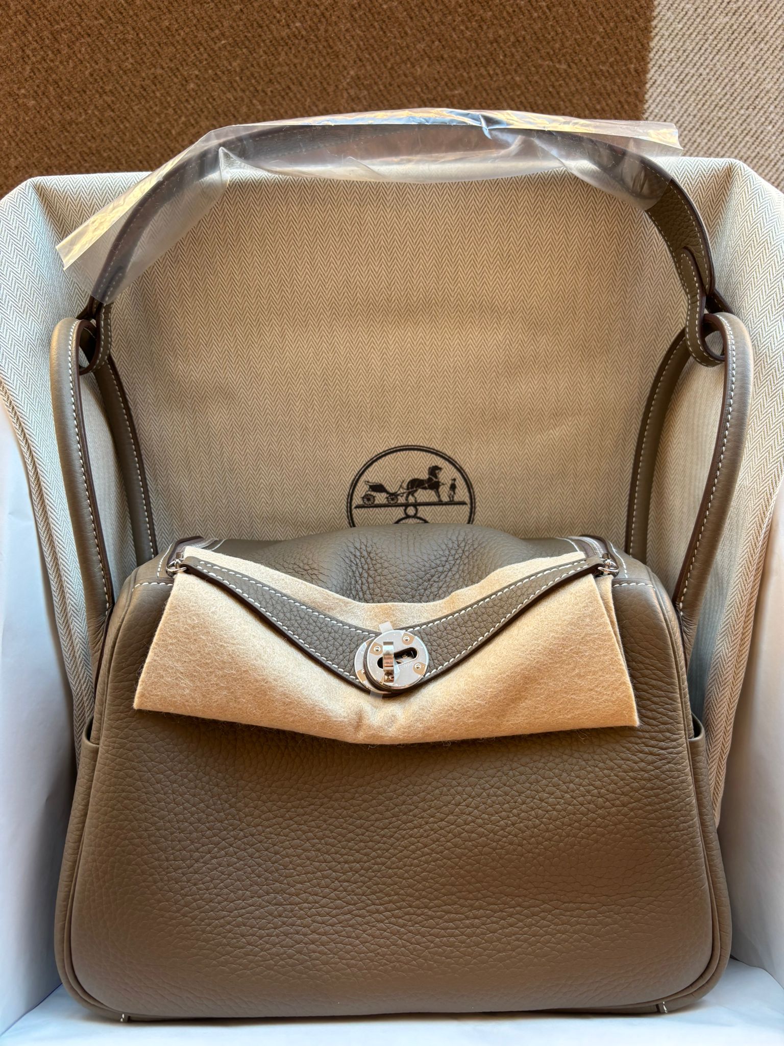 Hermès Lindy 26 Etoupe PHW