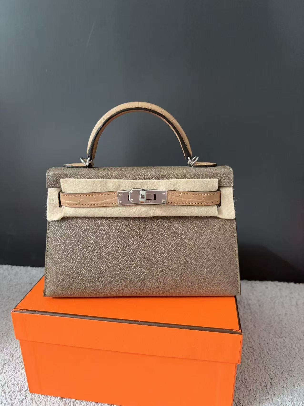 Hermès Mini Kelly Touch Etoupe & Chai Madame Alligator PHW