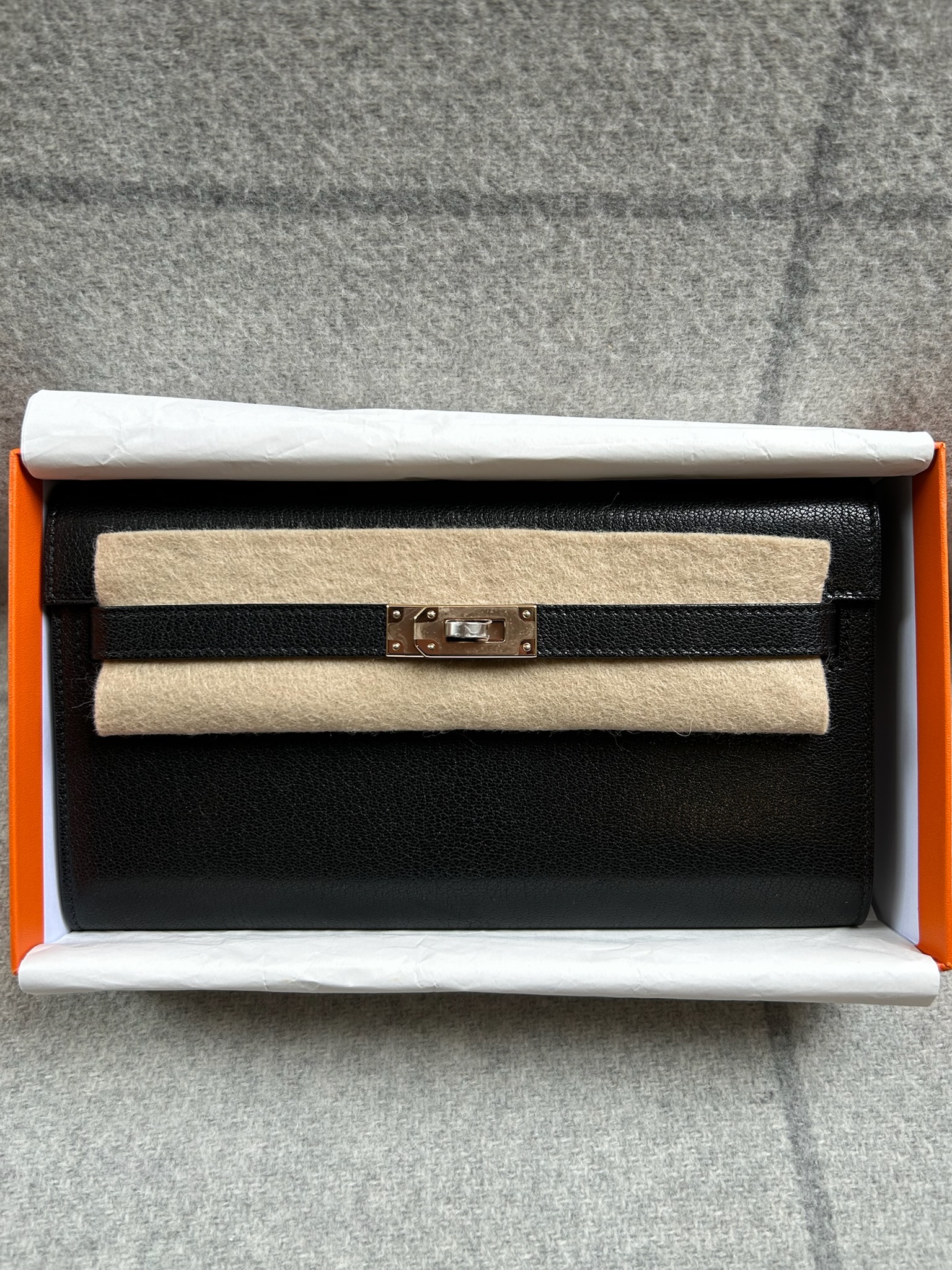 Hermès Kelly To Go Black Electrum Chevre