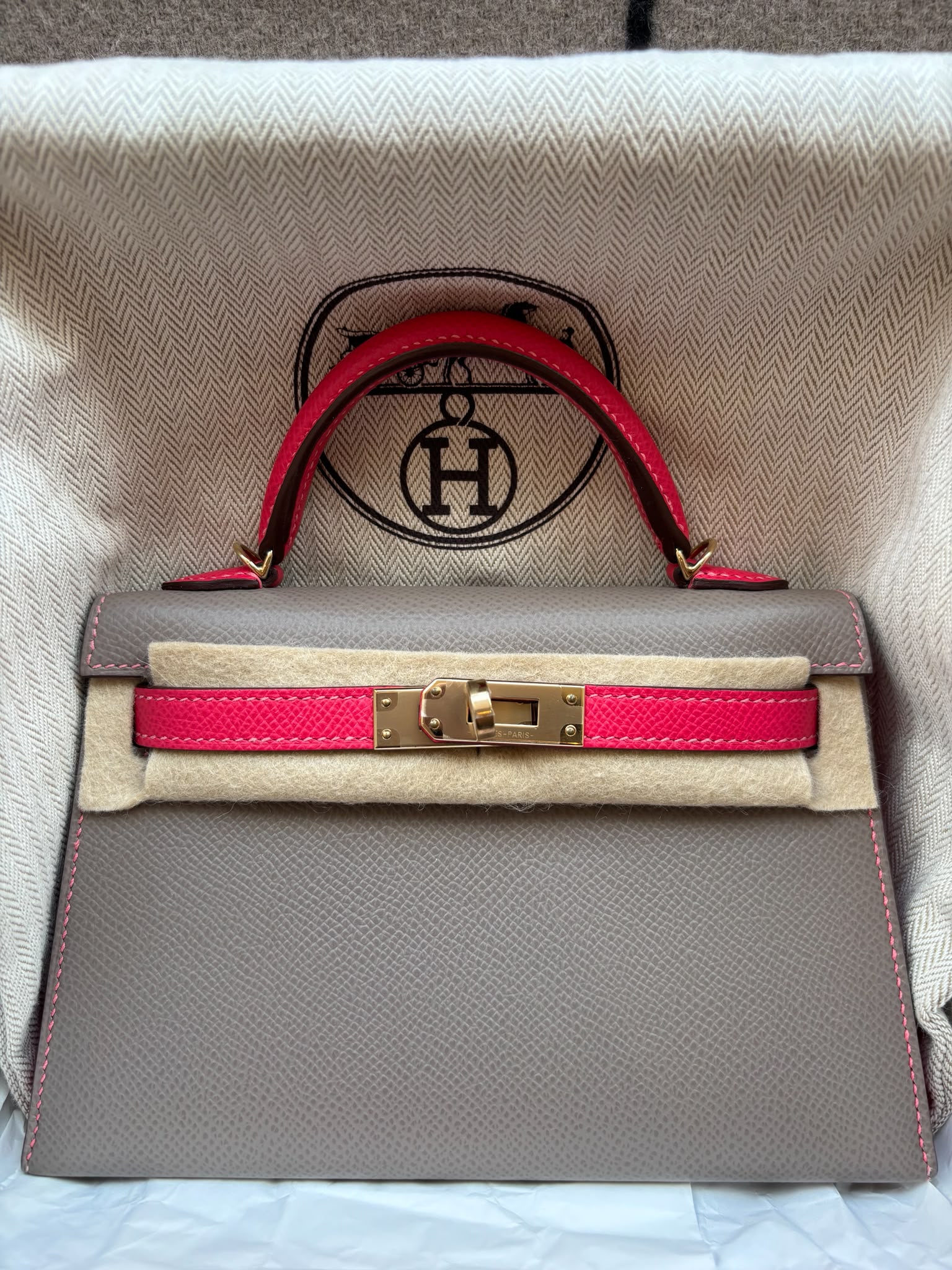 Hermès Mini Kelly Gris Asphalte & Rose Extrême Epsom GHW